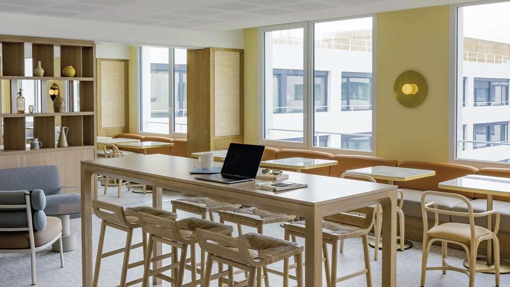 Okko Hotels Nice Aeroport Удобства фото
